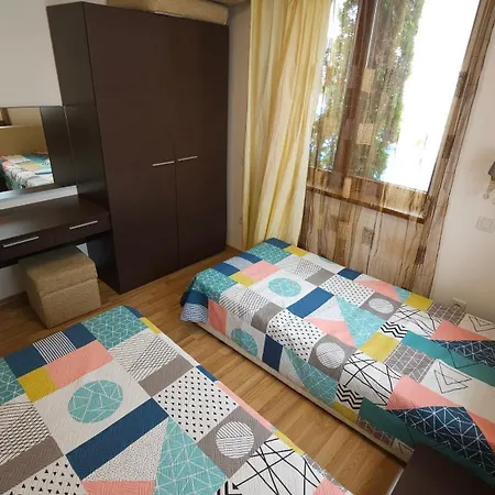 Complex Apartment *
