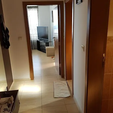 Complex Apartment *