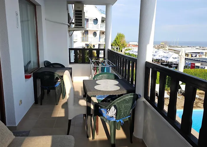 Apartment Complex Sveti Vlas